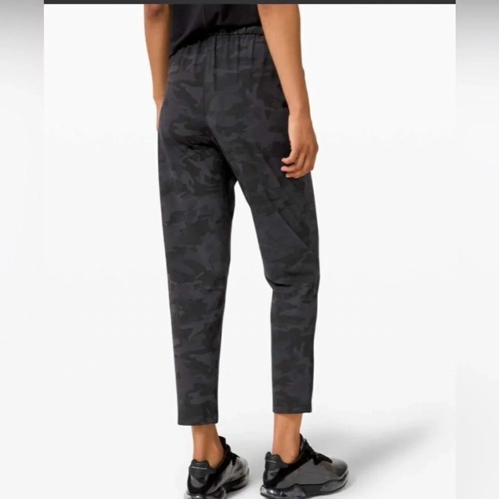 Lululemon Keep Moving Pant 7/8 High-Rise‎ Incognito Camo Multi Grey Jogger 14
